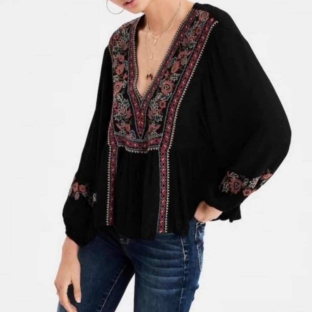 American Eagle Boho Top Womens Size Medium Embroidered Fairy Whimsigoth Romantic
